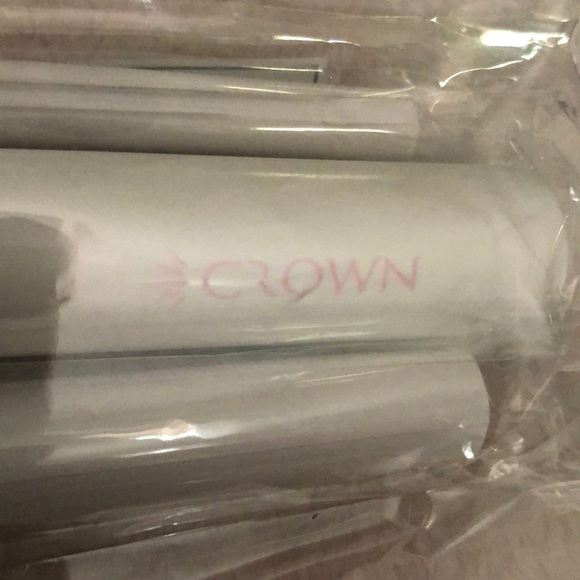 2/25$ Brand new Crown brush set - Picture 2 of 3